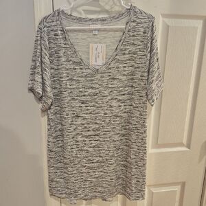 Women's Black and White 2X V-Neck LulaRoe Christy Top